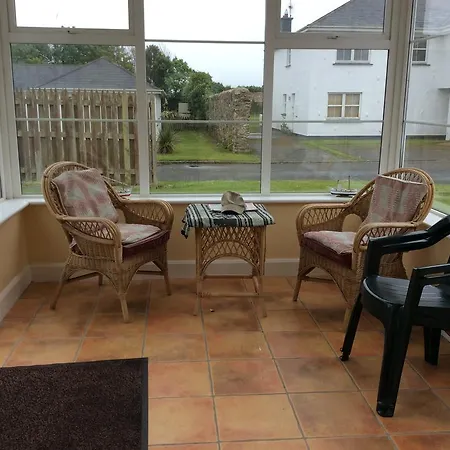 Castle Gardens Saint Helen's Rosslare Harbour Apartment *